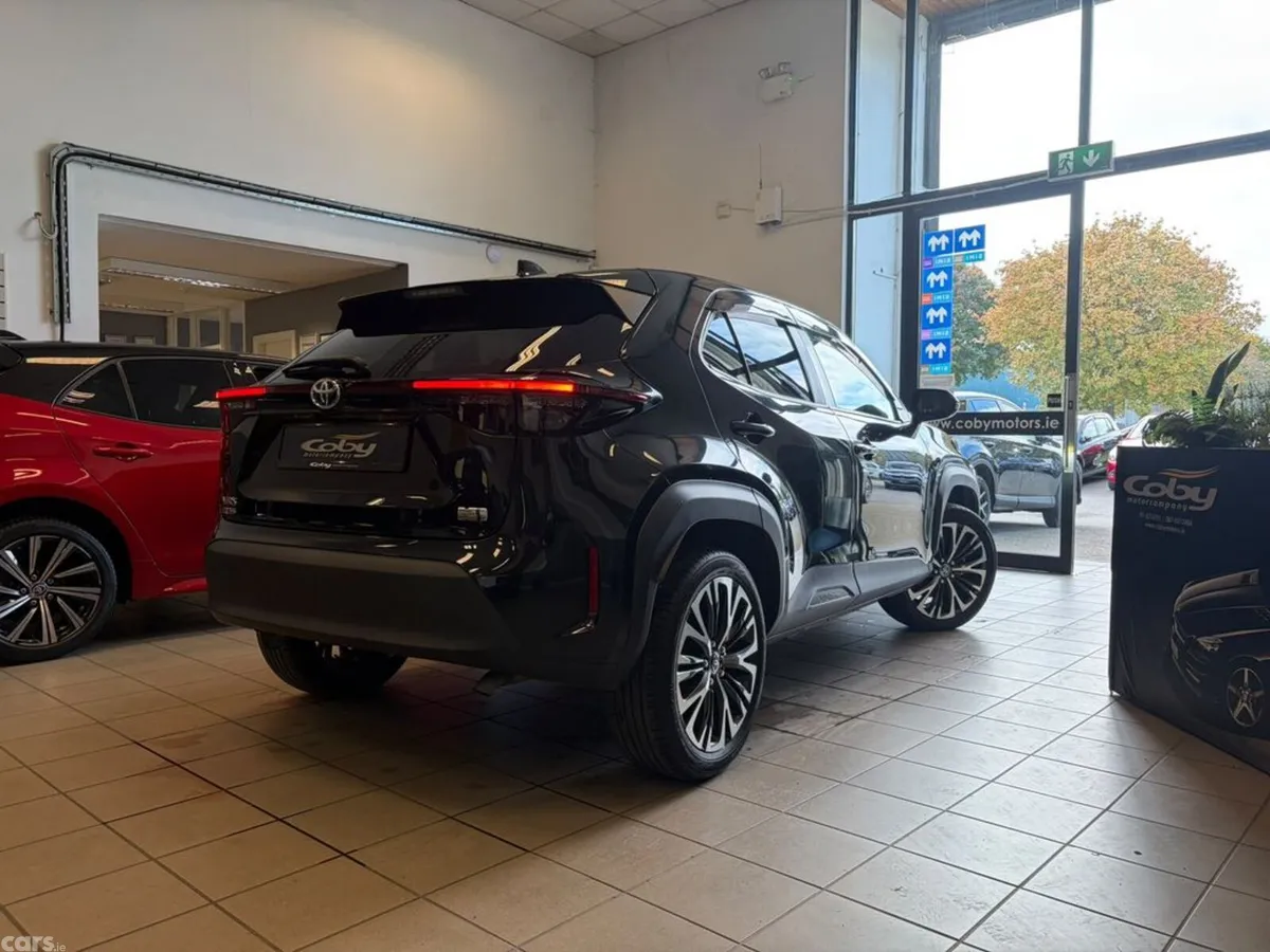 Toyota Yaris Cross Estate, Petrol Hybrid, 2021, Black