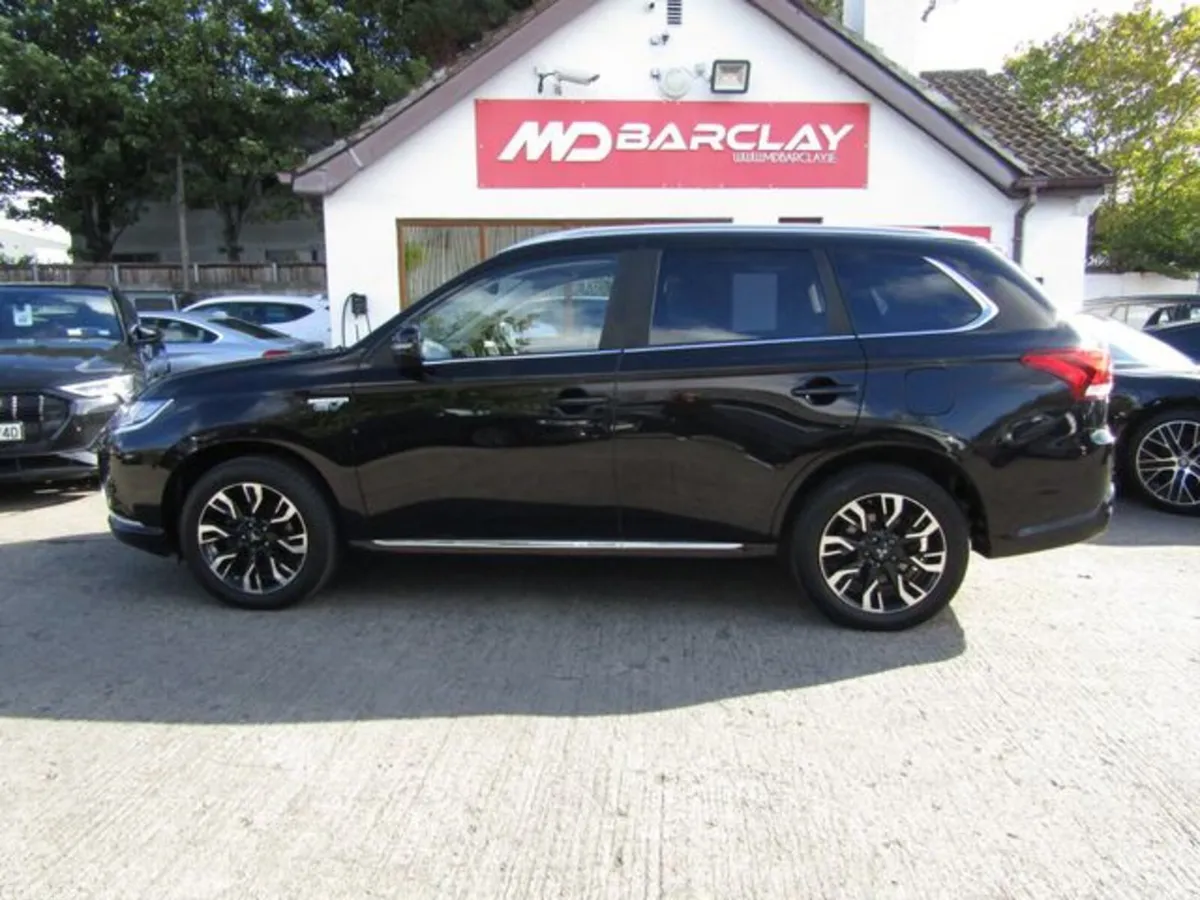 Mitsubishi Outlander Estate, Petrol Plug-in Hybrid, 2017, Black
