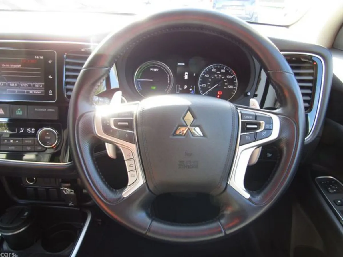 Mitsubishi Outlander Estate, Petrol Plug-in Hybrid, 2017, Black