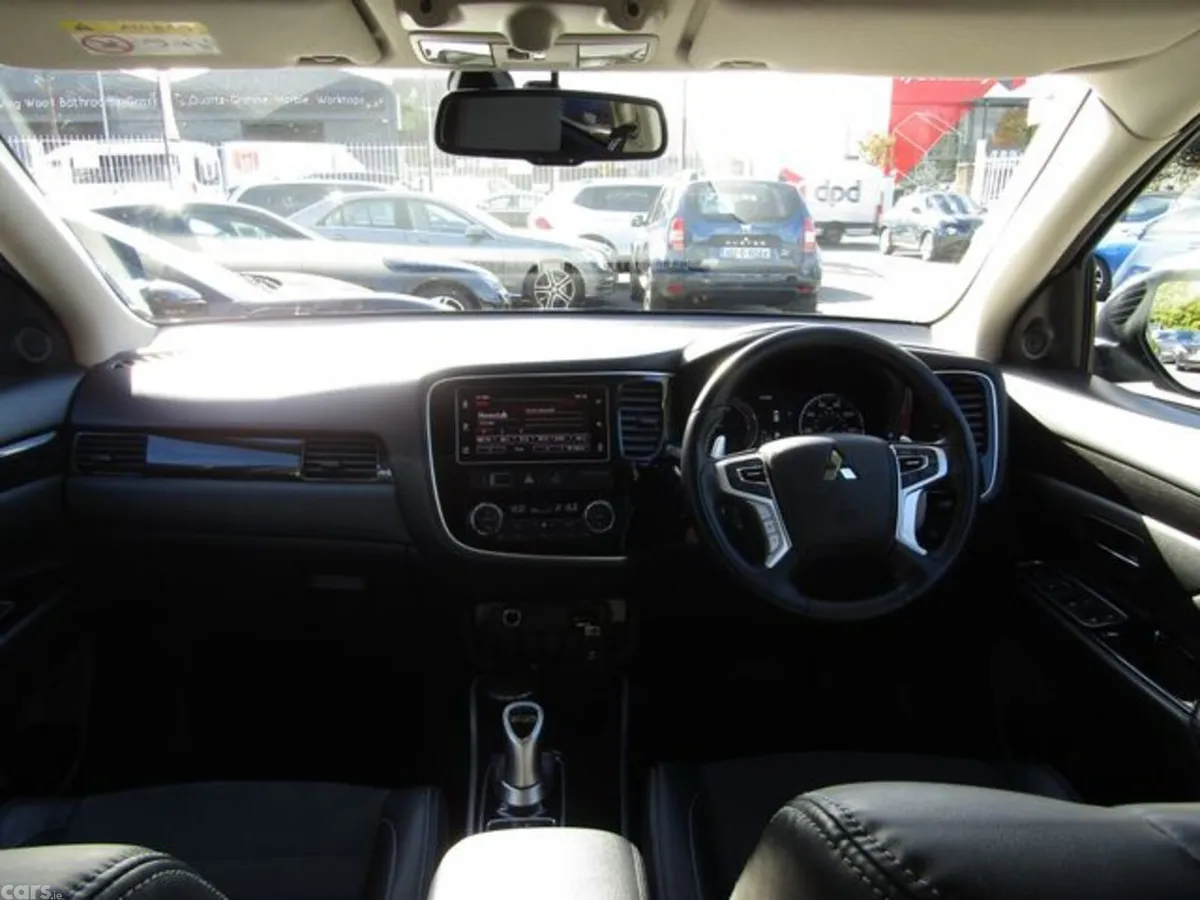 Mitsubishi Outlander Estate, Petrol Plug-in Hybrid, 2017, Black