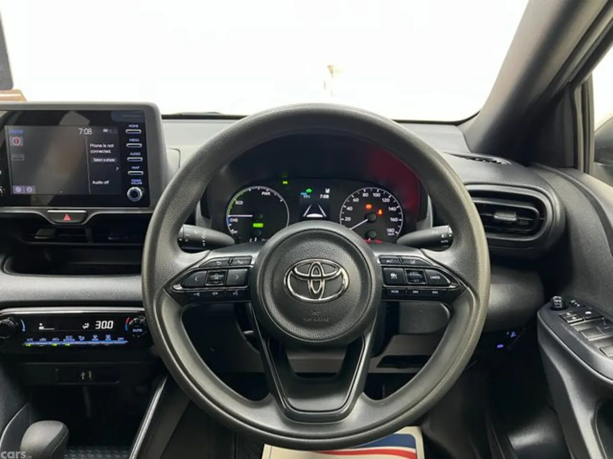 Toyota Yaris Hatchback, Petrol Hybrid, 2021, White