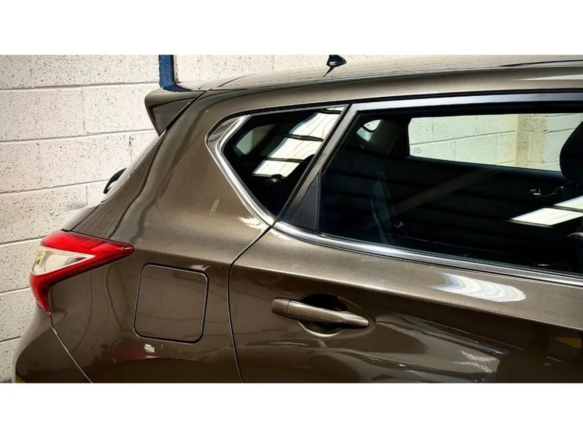 Nissan Pulsar Hatchback, Petrol, 2015, Brown