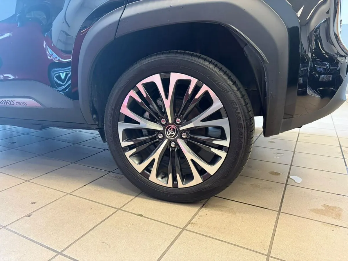 Toyota Yaris Cross Estate, Petrol Hybrid, 2021, Black