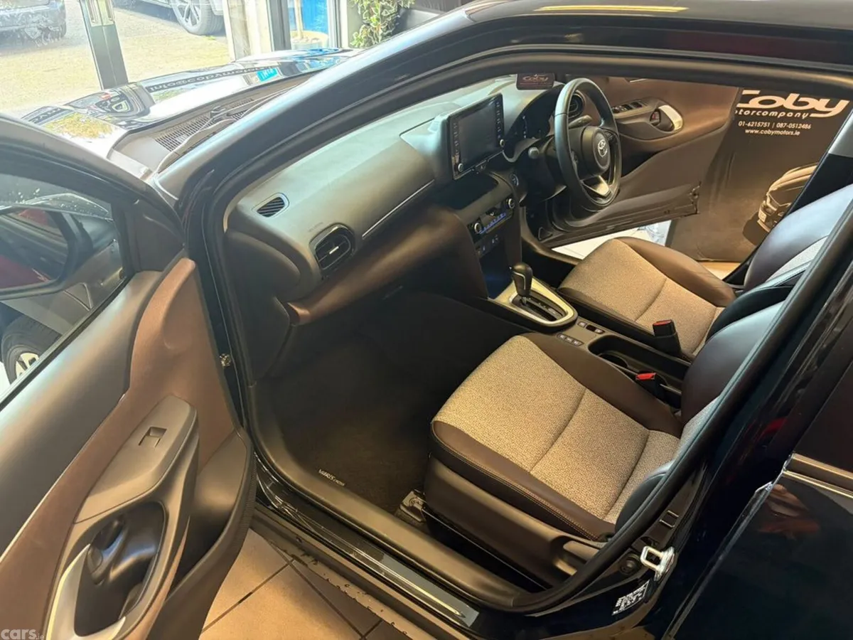 Toyota Yaris Cross Estate, Petrol Hybrid, 2021, Black