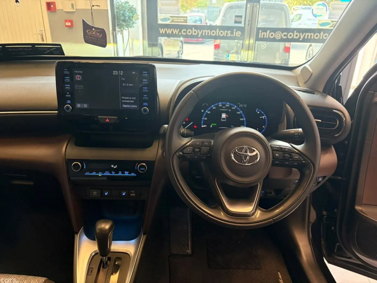 Toyota Yaris Cross Estate, Petrol Hybrid, 2021, Black