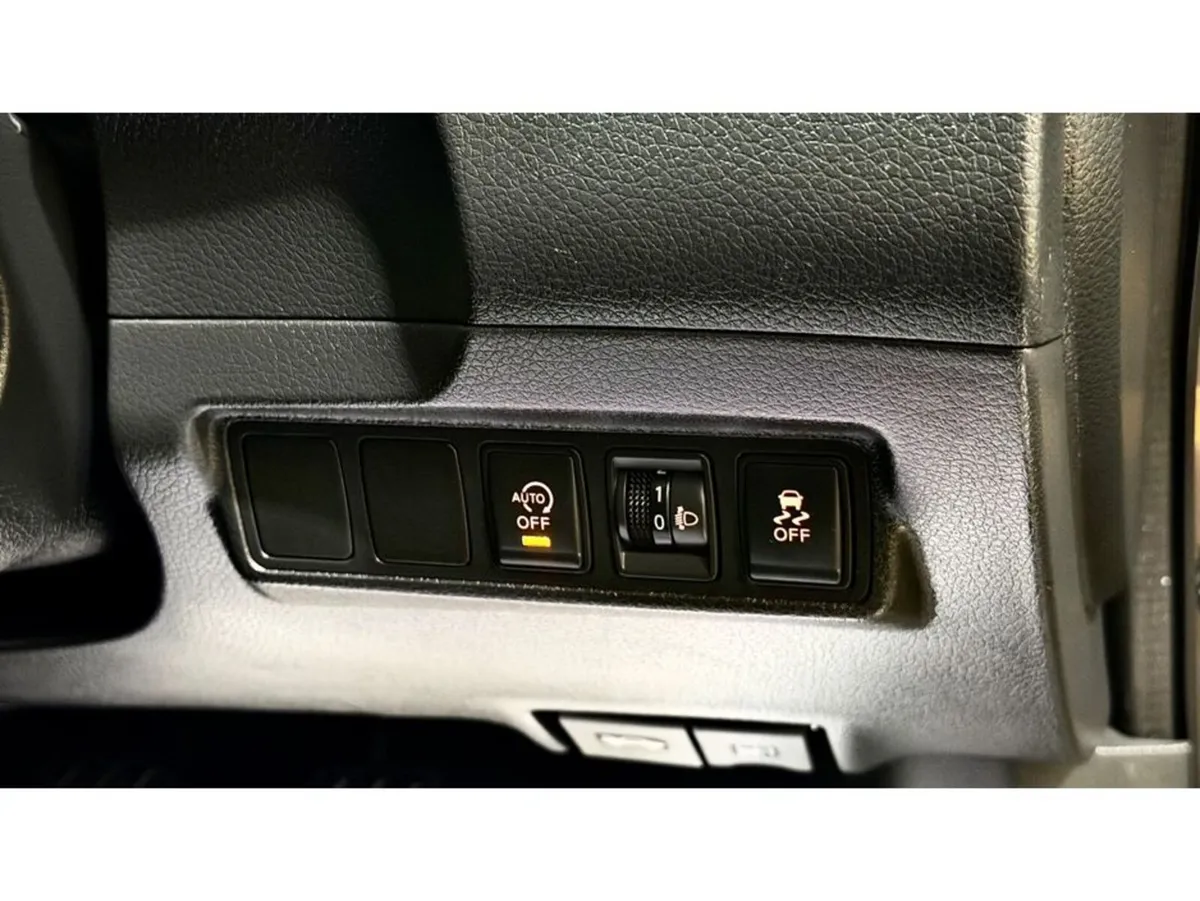 Nissan Pulsar Hatchback, Petrol, 2015, Brown