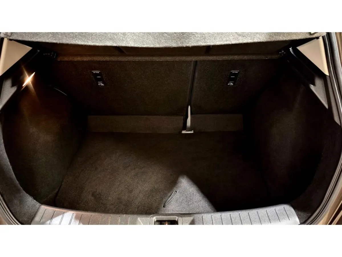 Nissan Pulsar Hatchback, Petrol, 2015, Brown