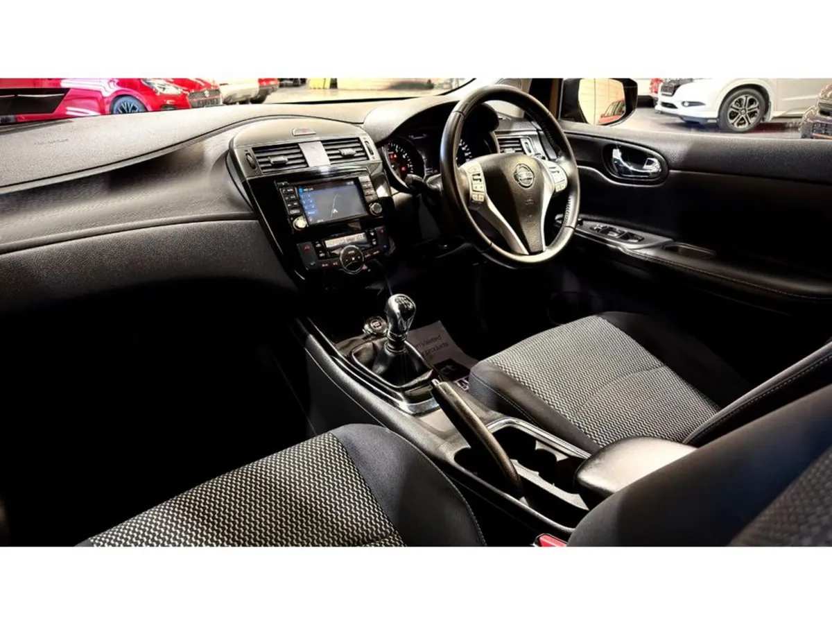 Nissan Pulsar Hatchback, Petrol, 2015, Brown