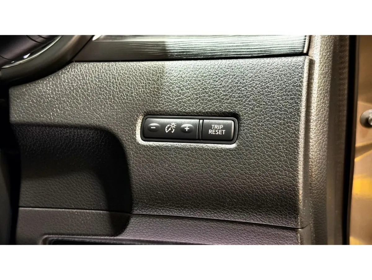 Nissan Pulsar Hatchback, Petrol, 2015, Brown