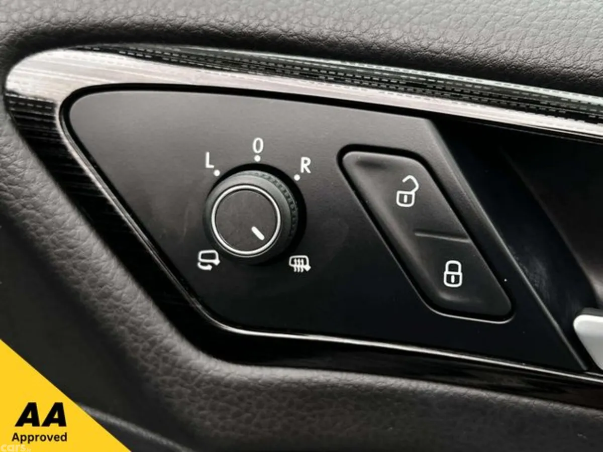 Volkswagen Golf Hatchback, Petrol, 2019, White