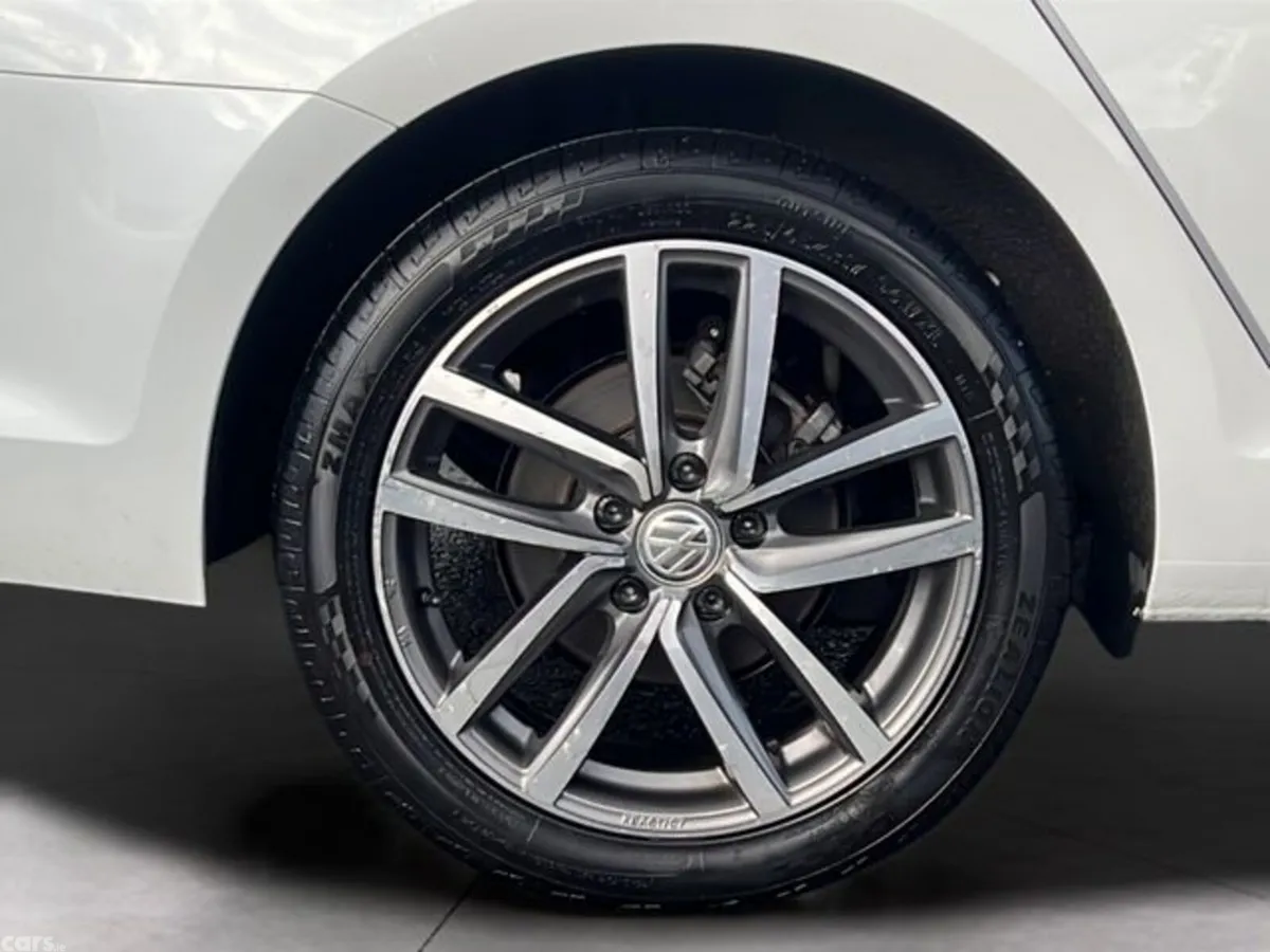Volkswagen Golf Estate, Petrol, 2016, White