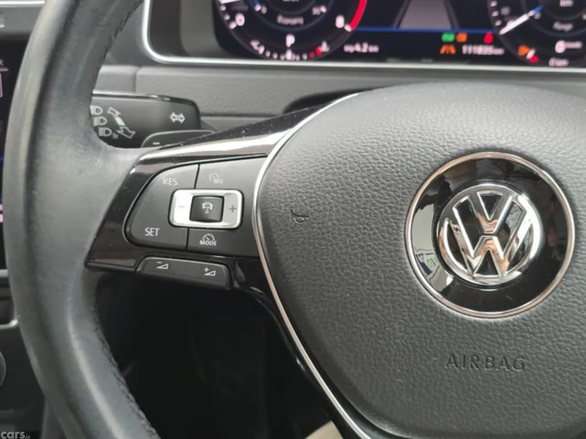 Volkswagen Golf Hatchback, Petrol, 2018, Red