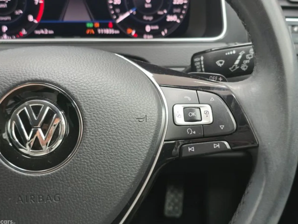 Volkswagen Golf Hatchback, Petrol, 2018, Red