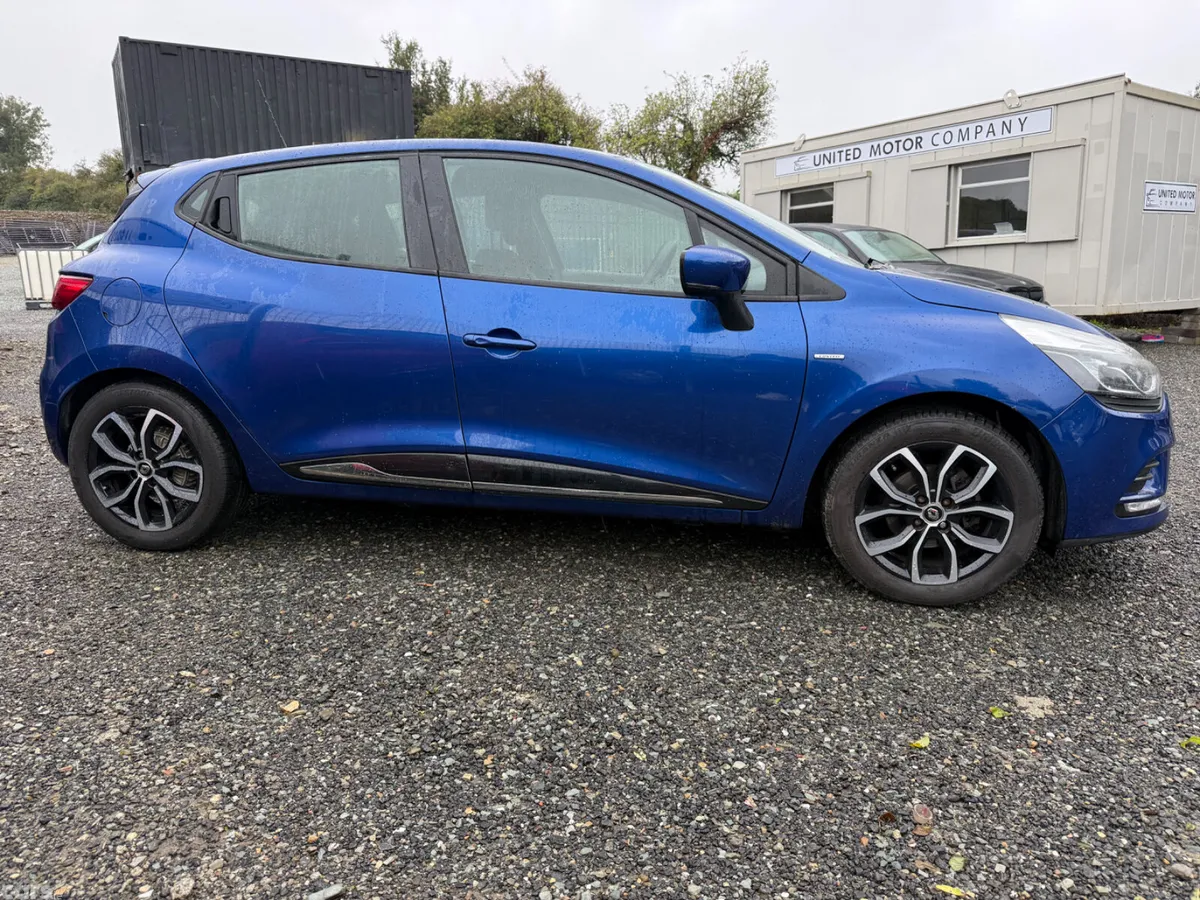 Renault Clio Hatchback, Petrol, 2019, Blue