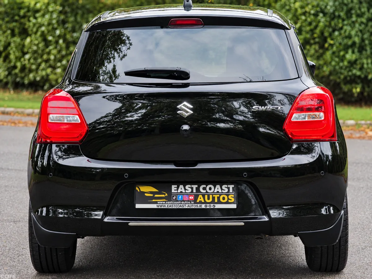 Suzuki Swift Hatchback, Petrol, 2021, Black