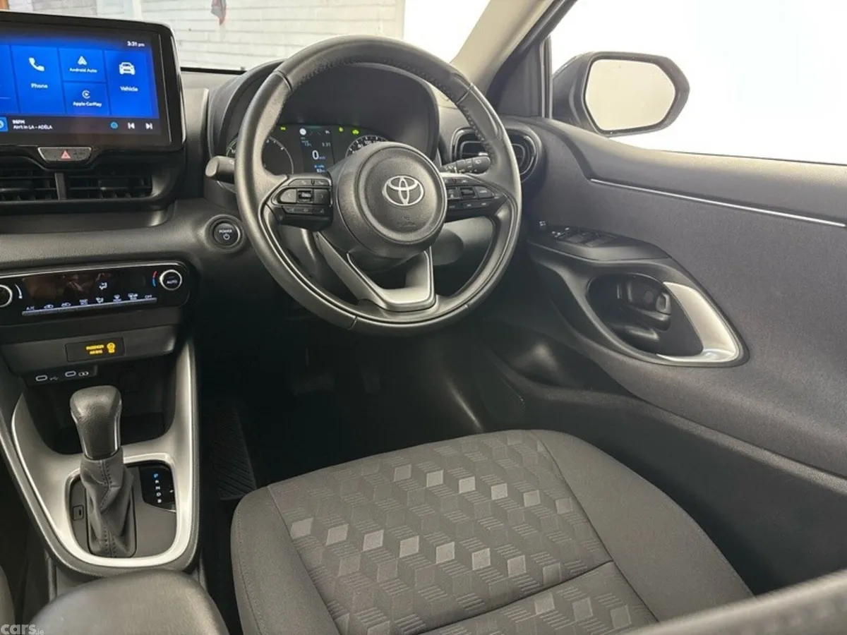Toyota Yaris Hatchback, Petrol Hybrid, 2024, Bronze