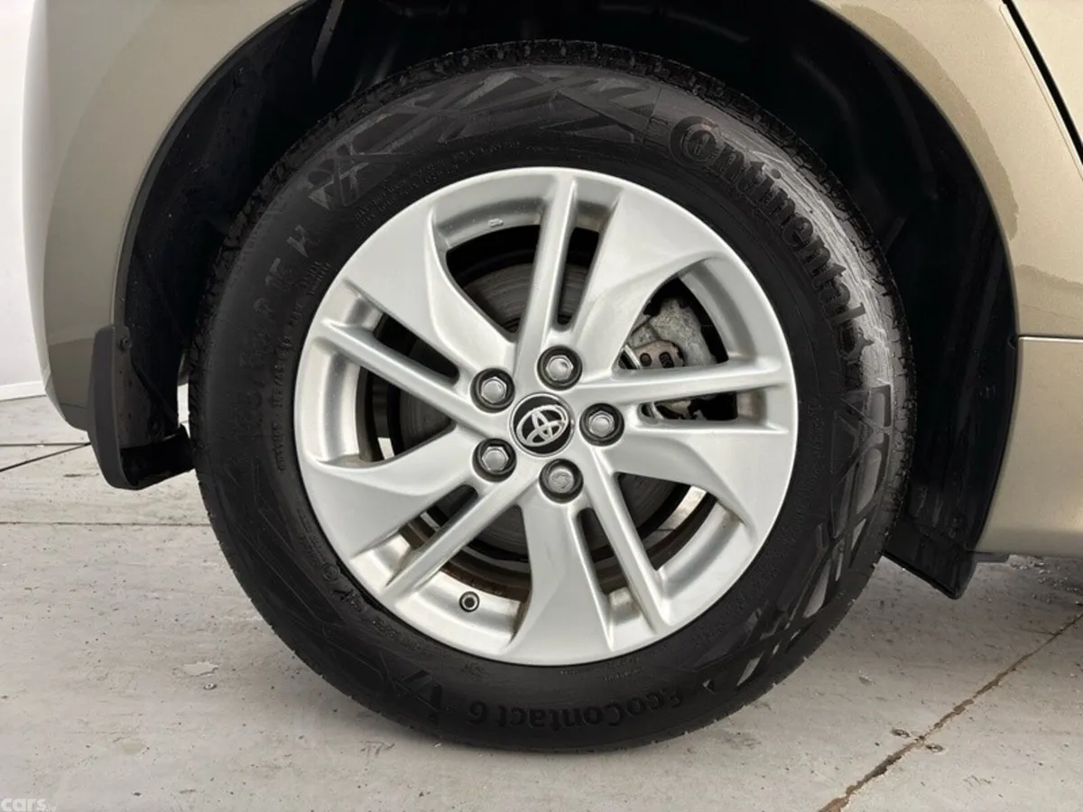 Toyota Yaris Hatchback, Petrol Hybrid, 2024, Bronze