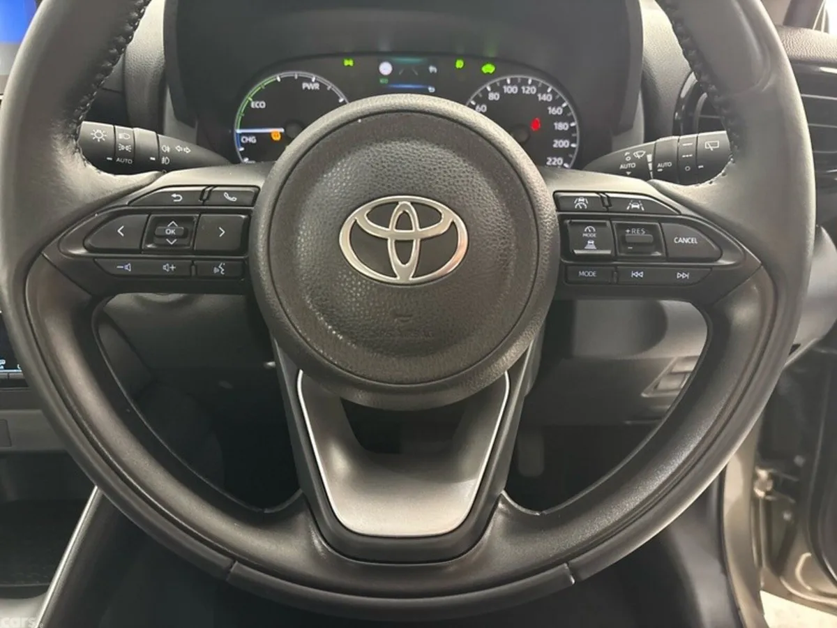 Toyota Yaris Hatchback, Petrol Hybrid, 2024, Bronze