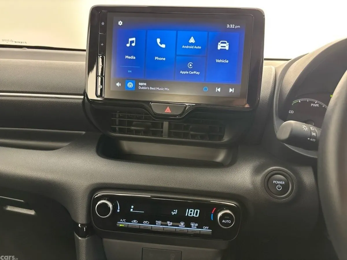 Toyota Yaris Hatchback, Petrol Hybrid, 2024, Bronze
