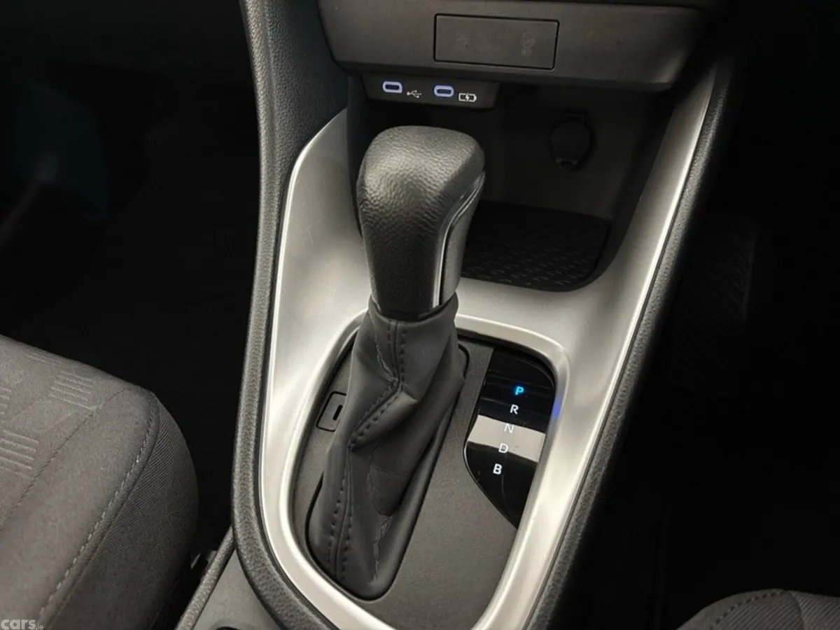 Toyota Yaris Hatchback, Petrol Hybrid, 2024, Bronze
