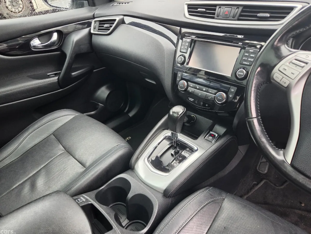 Nissan Qashqai MPV, Diesel, 2015, White