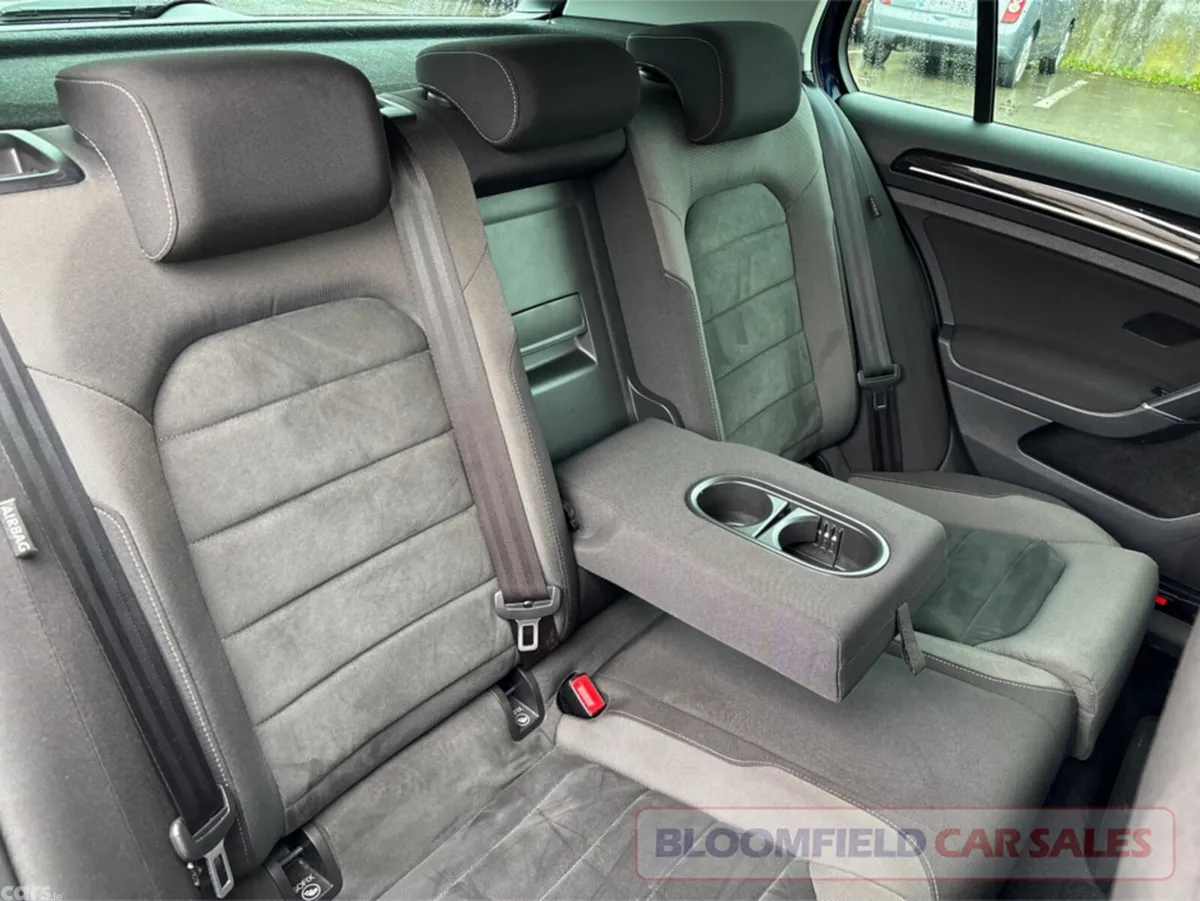 Volkswagen Golf Hatchback, Petrol, 2017, Blue