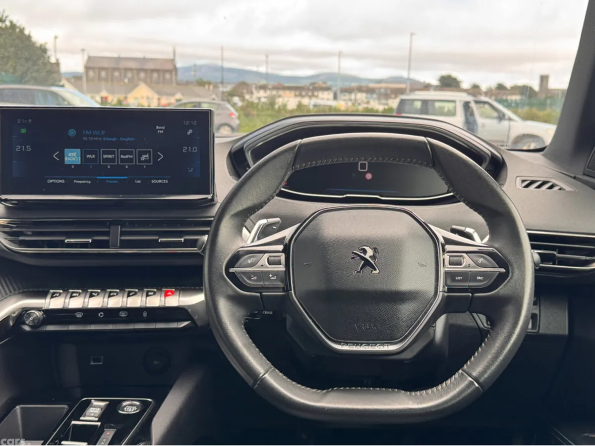 Peugeot 5008 MPV, Diesel, 2024, Grey