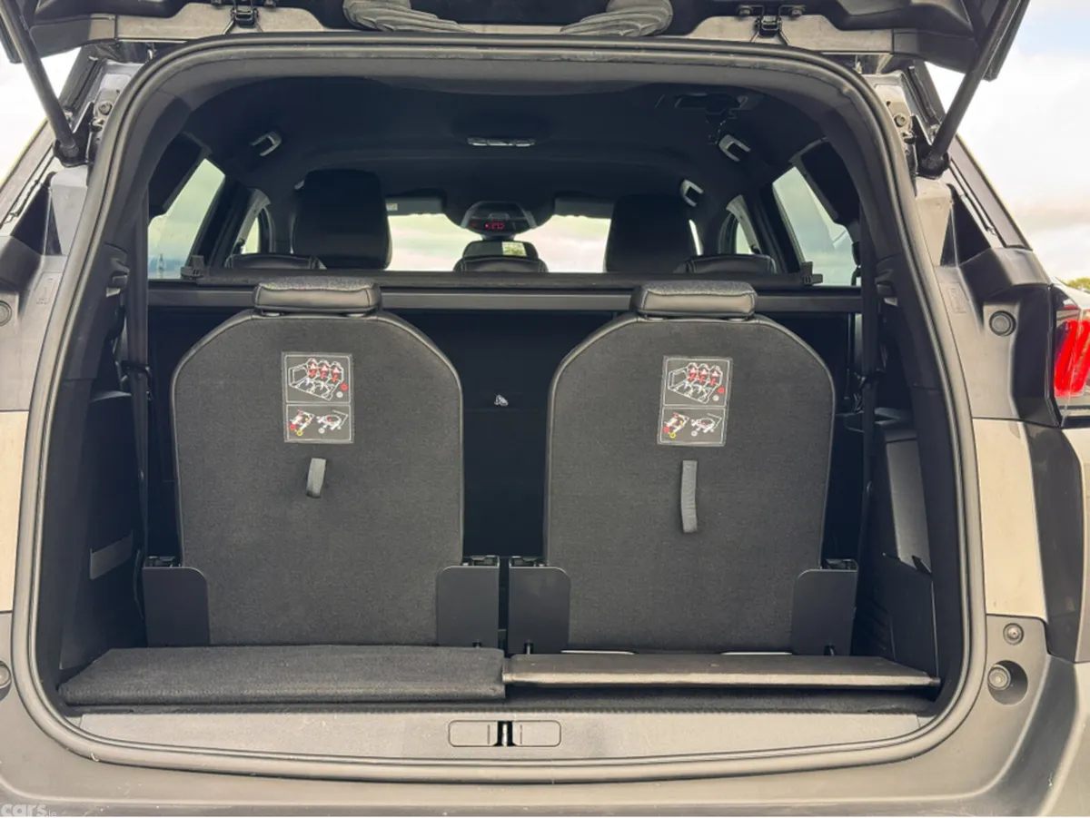 Peugeot 5008 MPV, Diesel, 2024, Grey