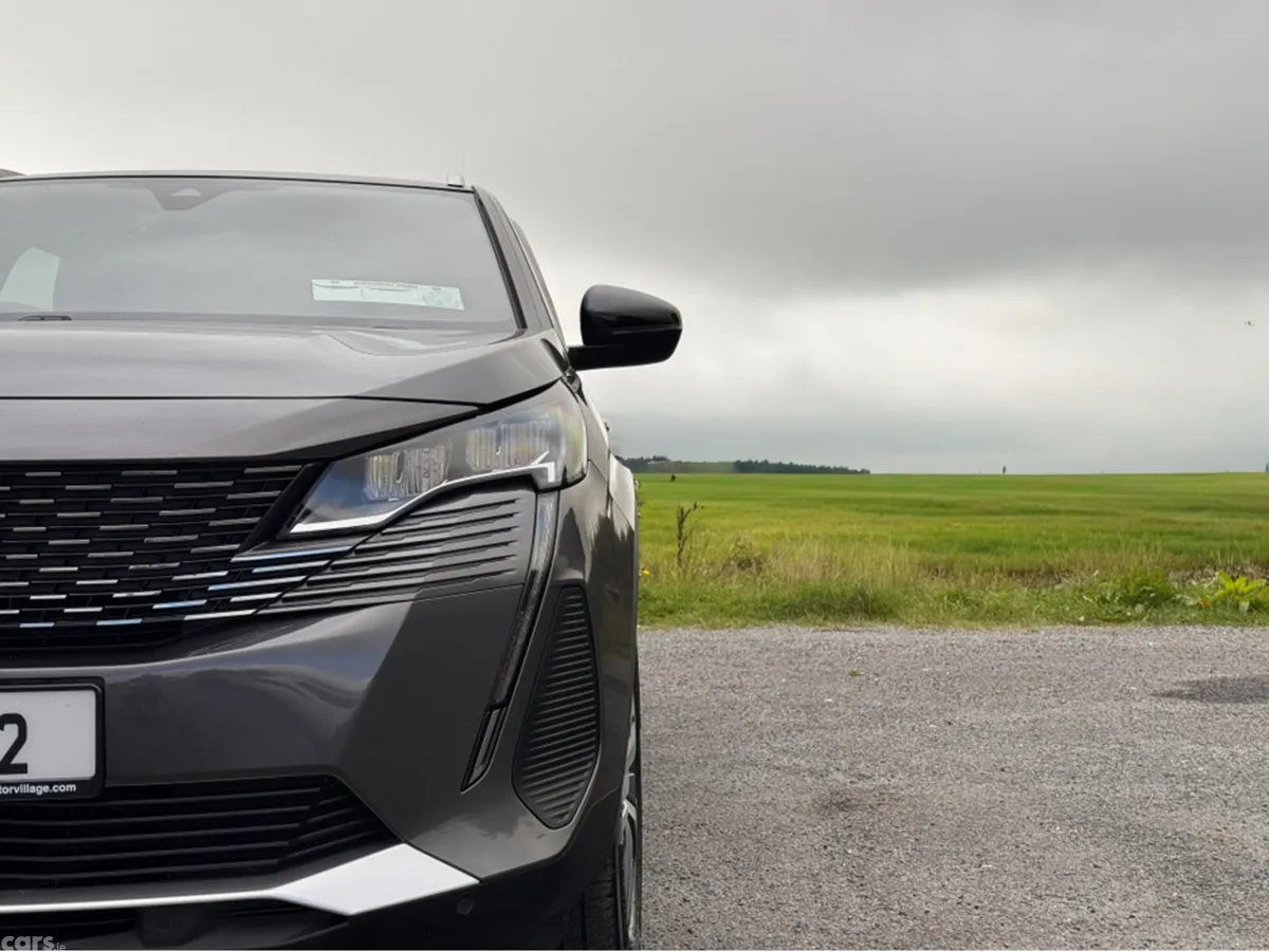 Peugeot 5008 MPV, Diesel, 2024, Grey