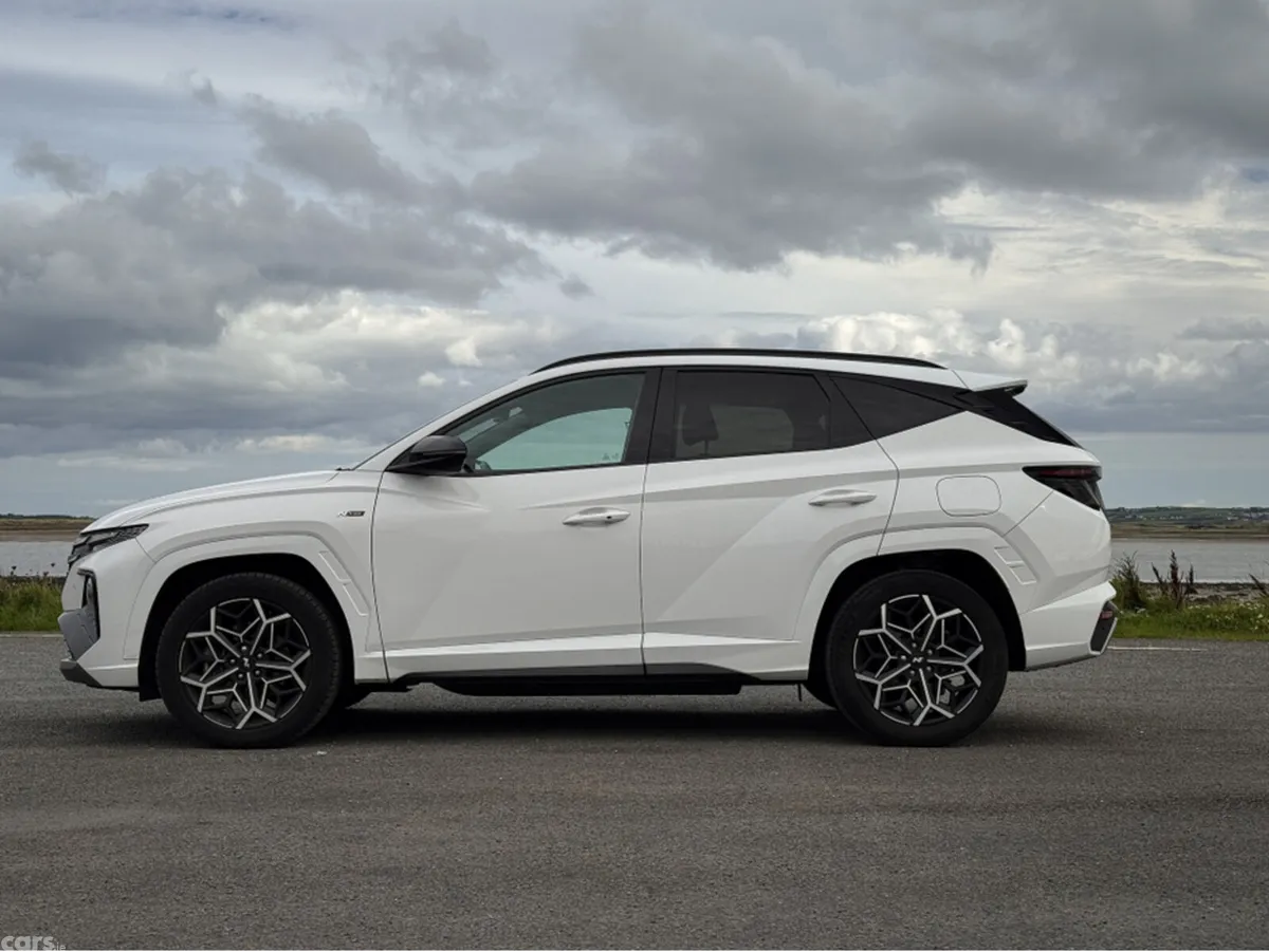 Hyundai Tucson MPV, Petrol Plug-in Hybrid, 2024, White