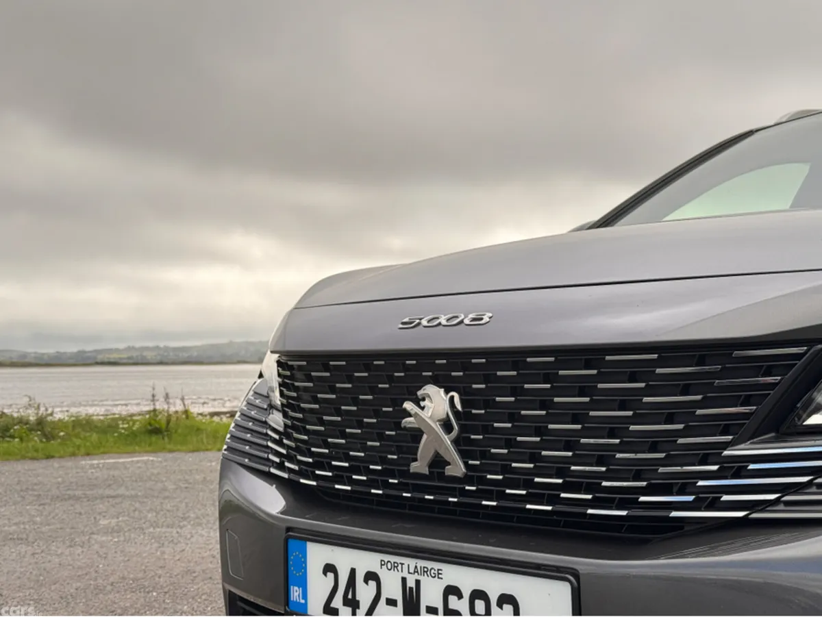 Peugeot 5008 MPV, Diesel, 2024, Grey