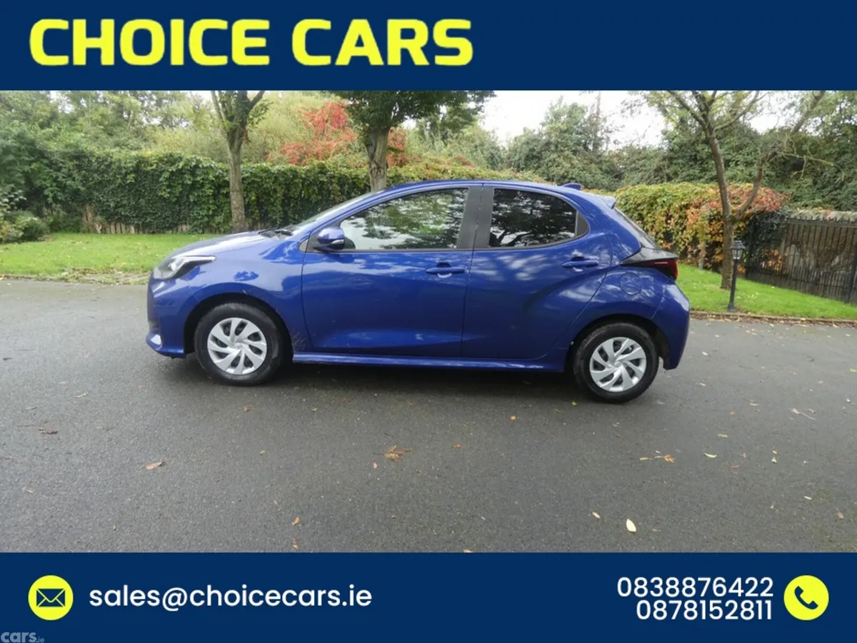 Toyota Yaris Hatchback, Petrol Hybrid, 2022, Blue