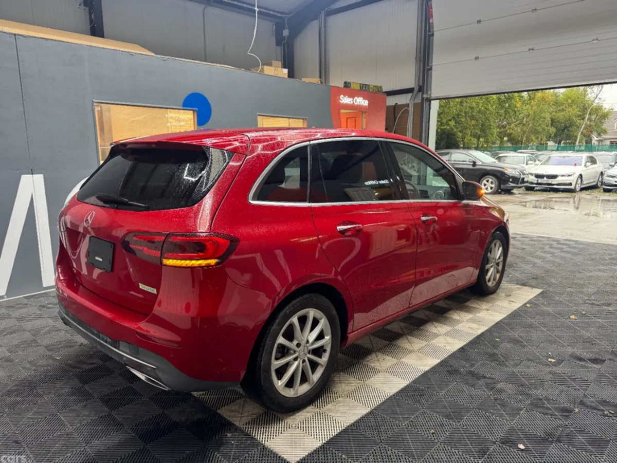 Mercedes-Benz B-Class Hatchback, Petrol, 2019, Red