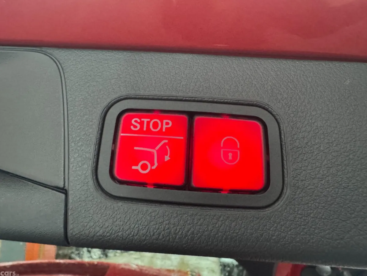 Mercedes-Benz B-Class Hatchback, Petrol, 2019, Red