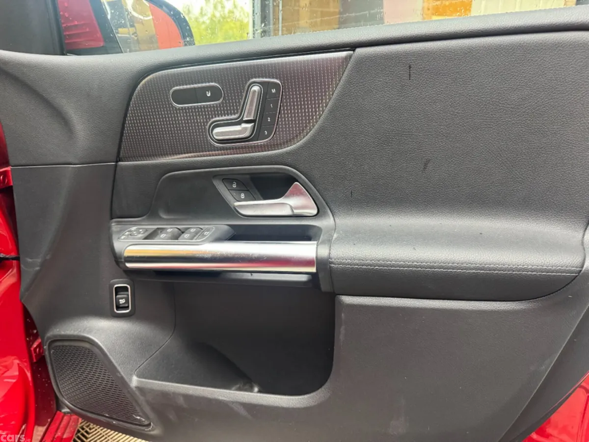 Mercedes-Benz B-Class Hatchback, Petrol, 2019, Red