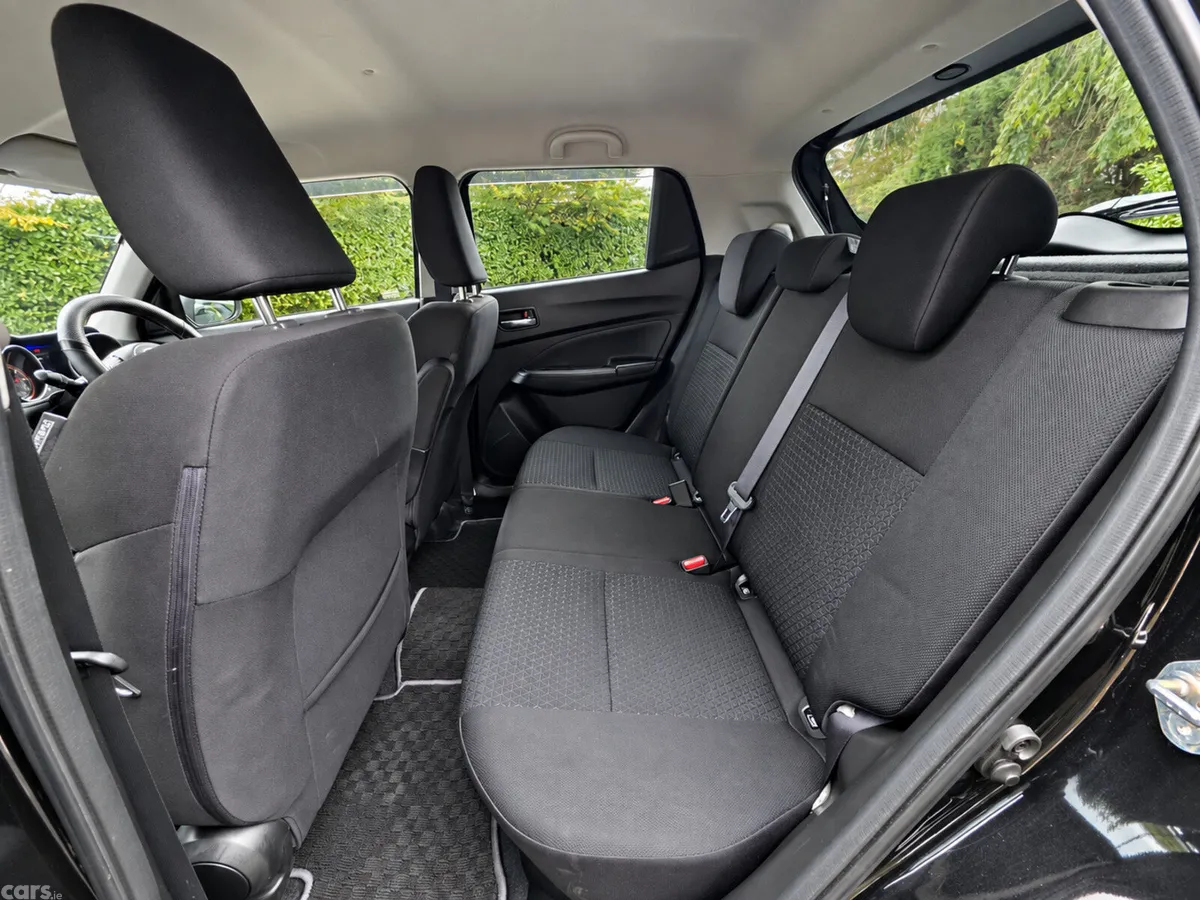 Suzuki Swift Hatchback, Petrol, 2021, Black