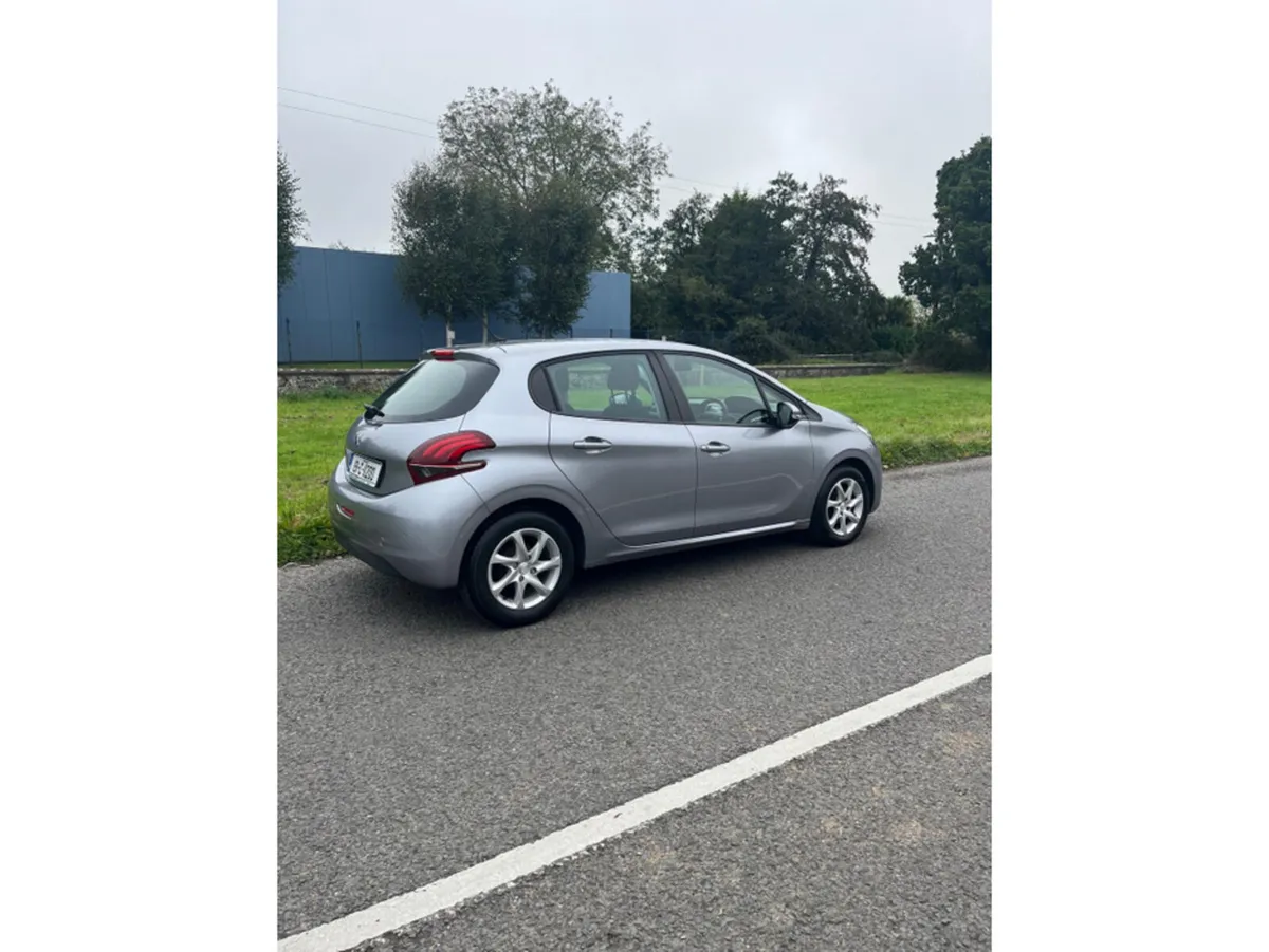 Peugeot 208 Hatchback, Petrol, 2019, Grey