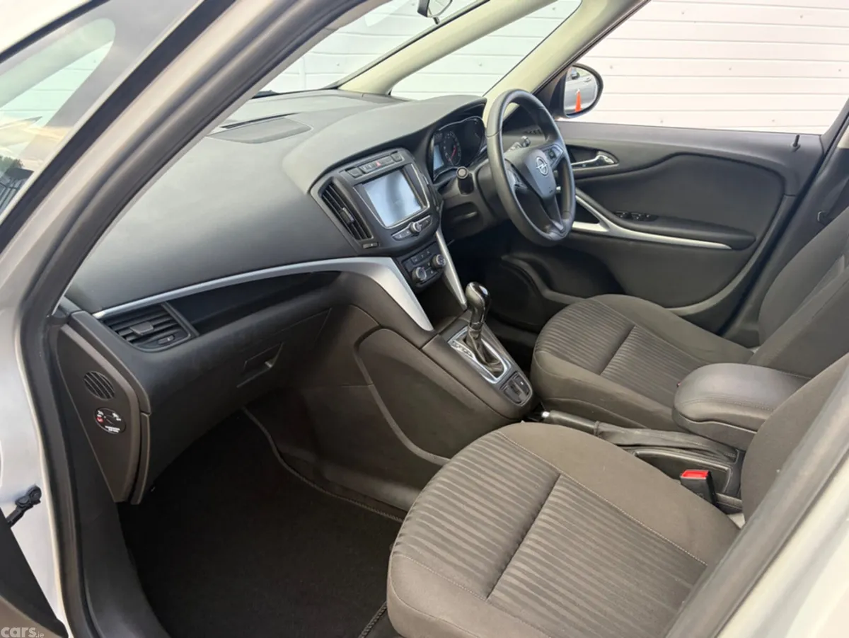 Opel Zafira MPV, Petrol, 2018, Grey