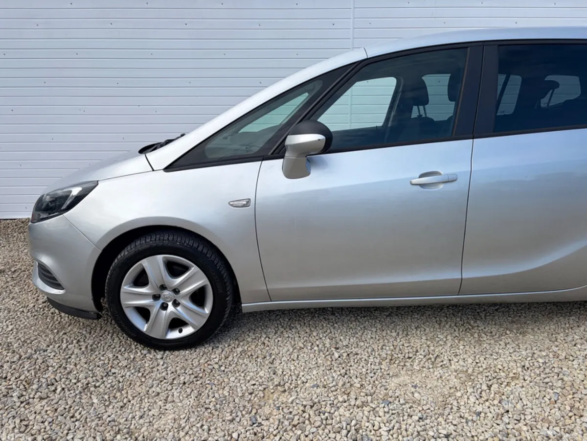 Opel Zafira MPV, Petrol, 2018, Grey