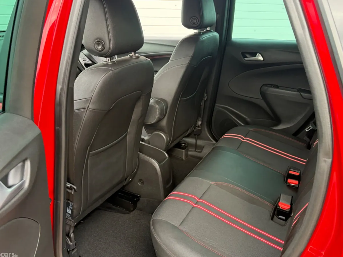 Opel Crossland MPV, Petrol, 2021, Red