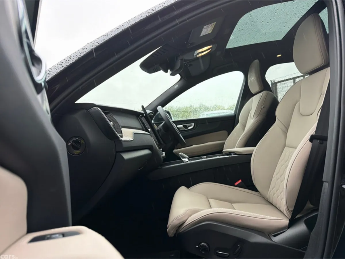 Volvo XC60 SUV, Petrol Plug-in Hybrid, 2026, Black