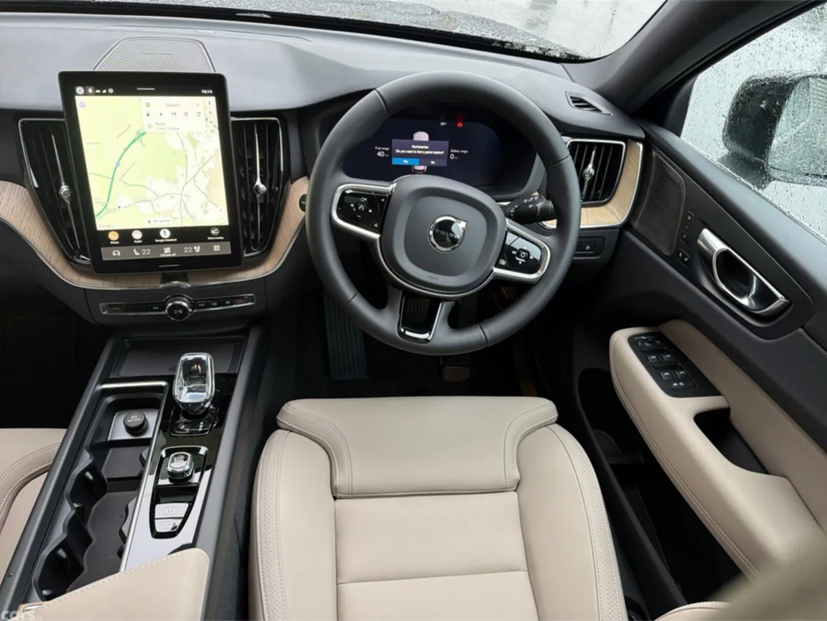 Volvo XC60 SUV, Petrol Plug-in Hybrid, 2026, Black