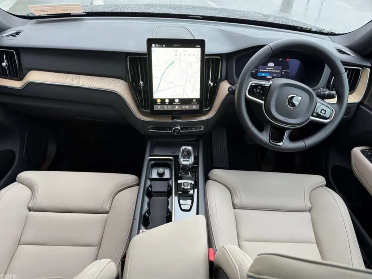 Volvo XC60 SUV, Petrol Plug-in Hybrid, 2026, Black
