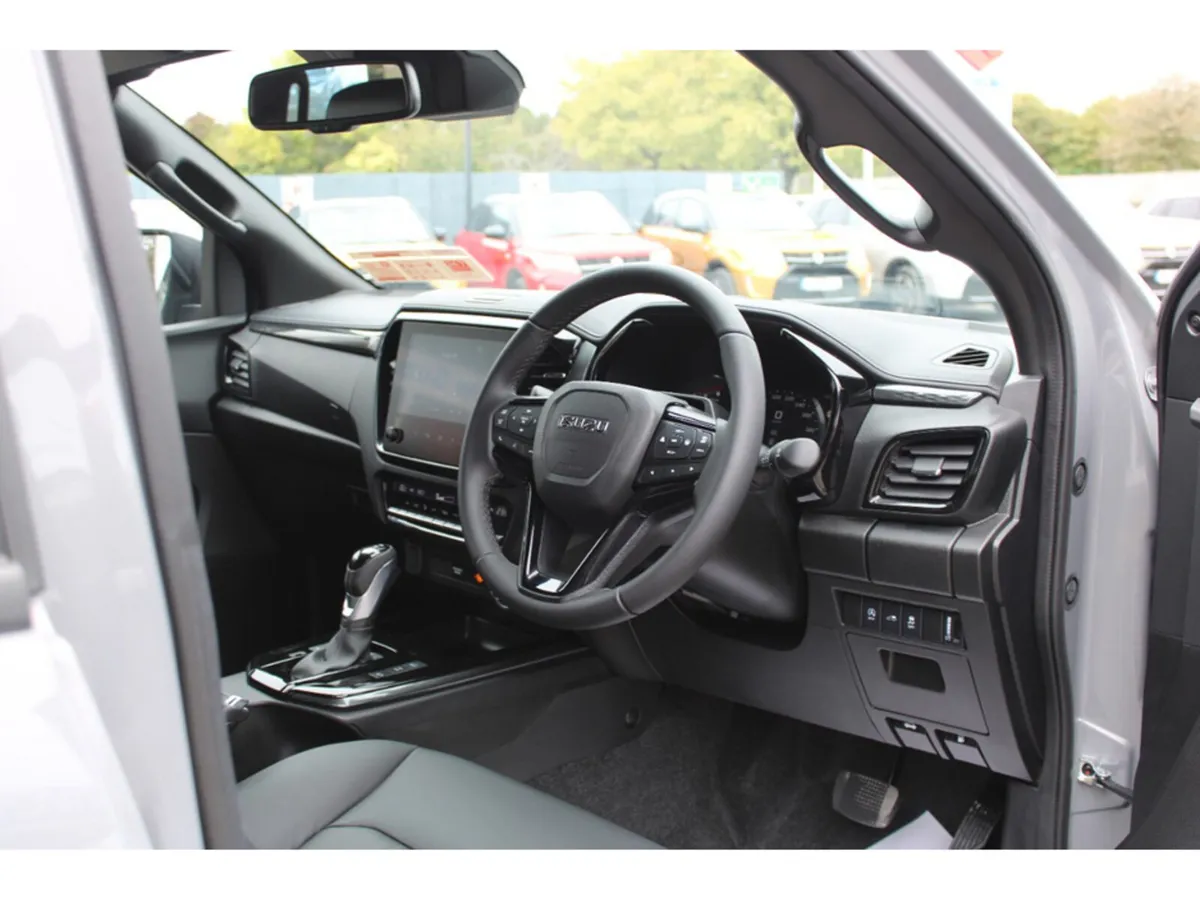 Isuzu D-Max Pick Up, Diesel, 2027, Grey