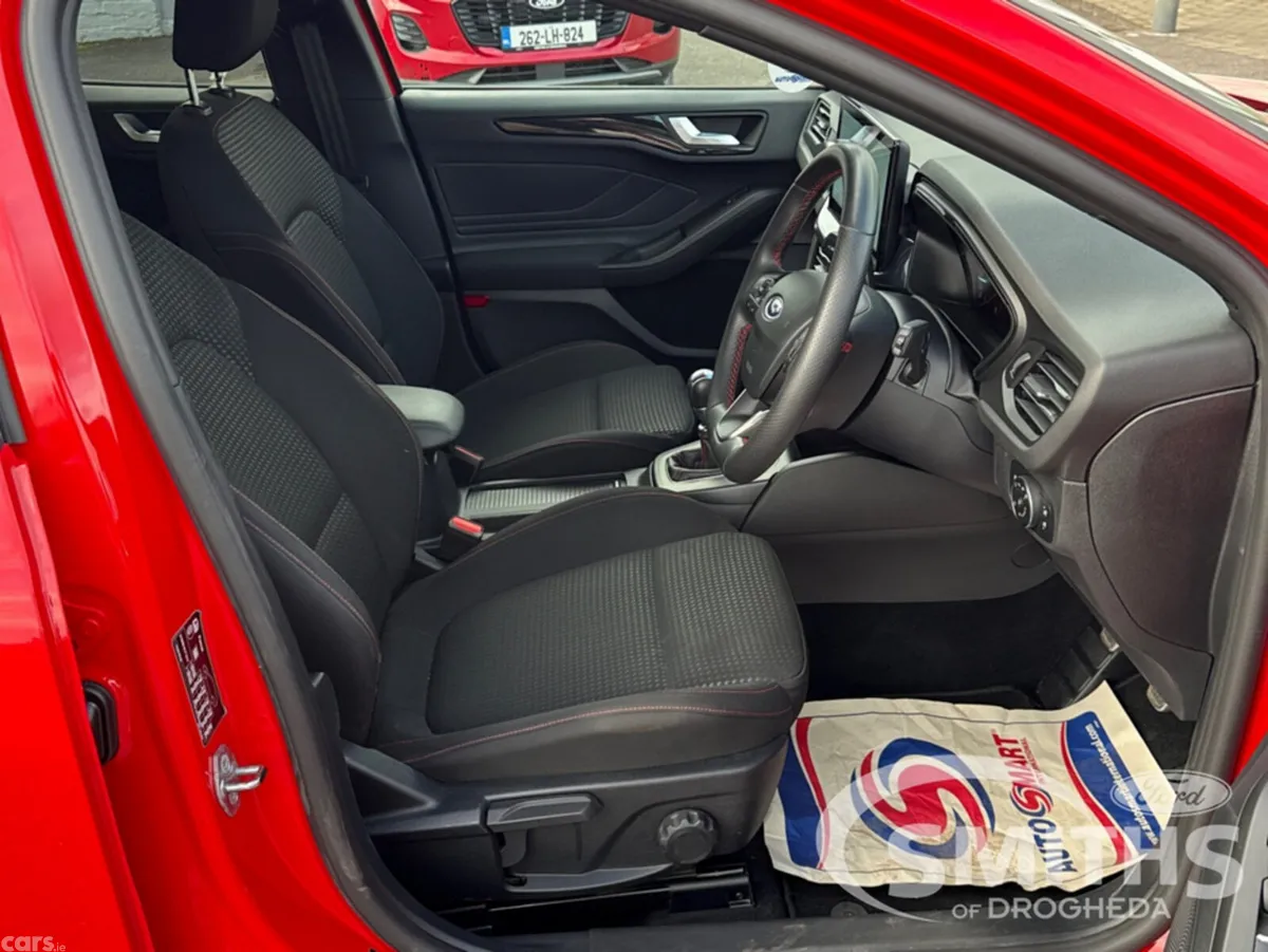 Ford Focus Hatchback, Petrol Hybrid, 2025, Red
