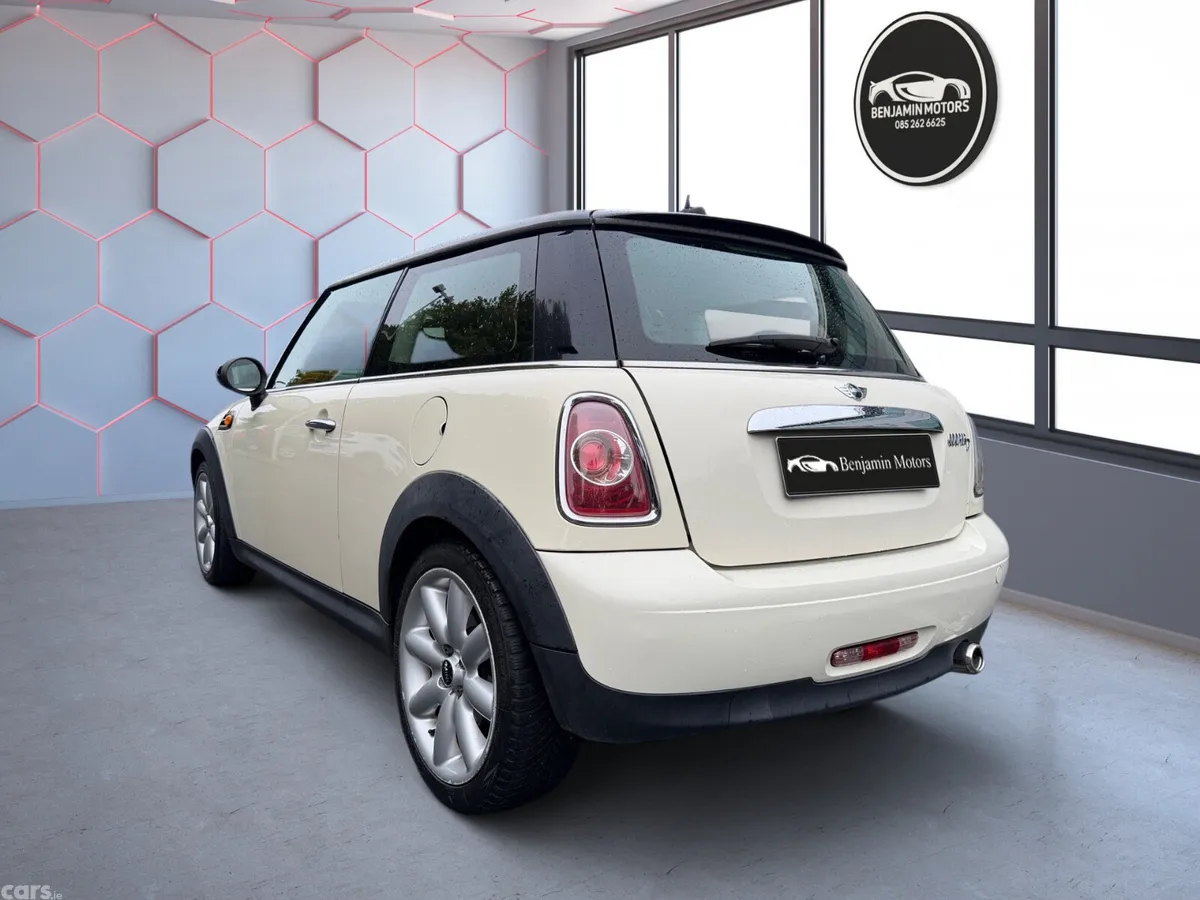 Mini Cooper Hatchback, Diesel, 2010, White