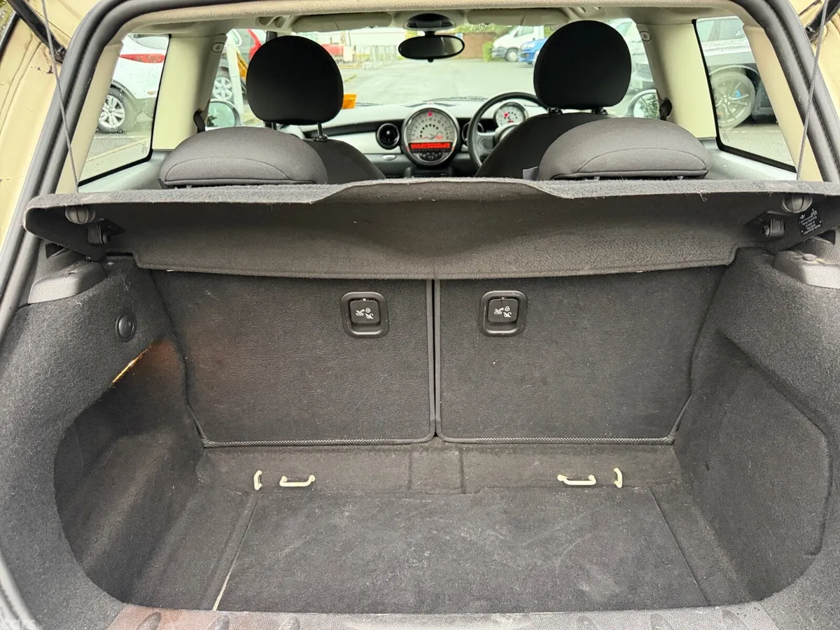 Mini Cooper Hatchback, Diesel, 2010, White
