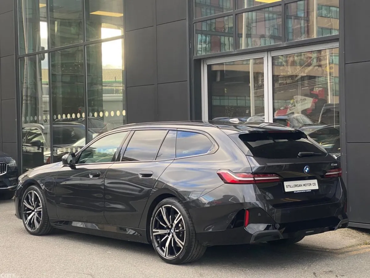 BMW 5-Series Estate, Petrol Plug-in Hybrid, 2025, Grey