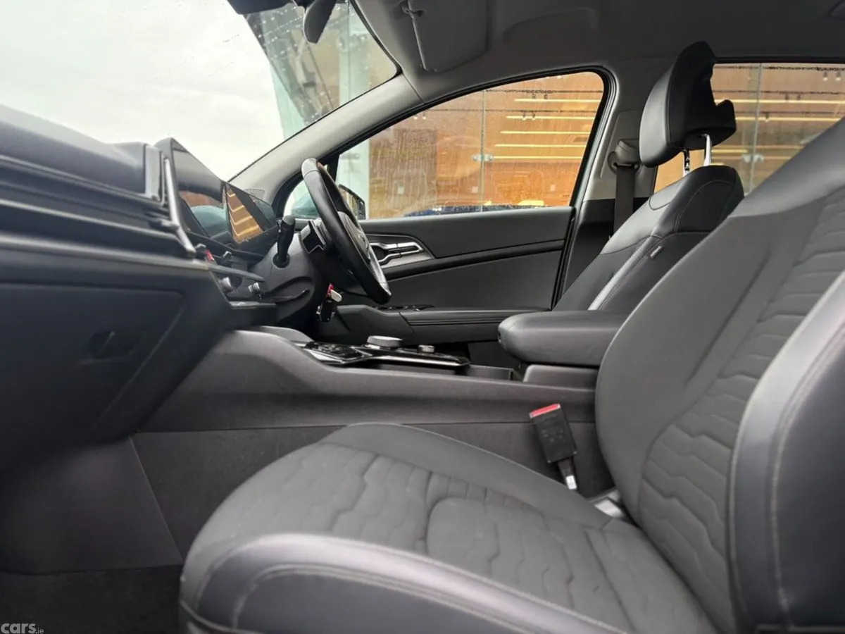 Kia Sportage SUV, Petrol Hybrid, 2022, Grey