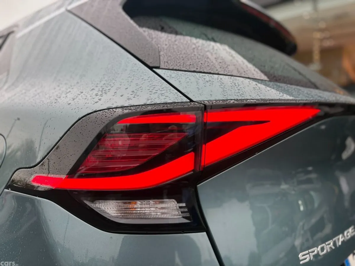 Kia Sportage SUV, Petrol Hybrid, 2022, Grey